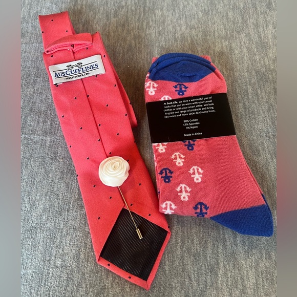 Aus Cufflinks men’s formal wear necktie Sock Life dress socks rose lapel pin new - Picture 2 of 8